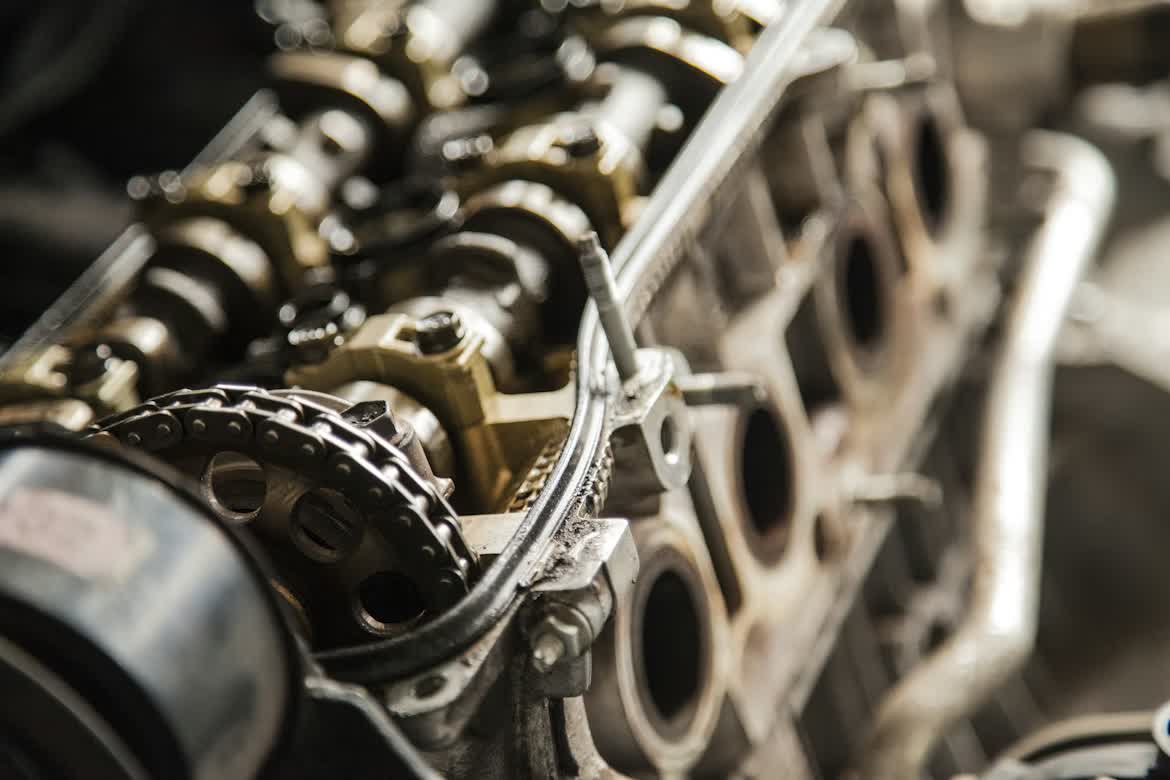 Faire poser un moteur d'occasion : ce que votre garagiste doit savoir